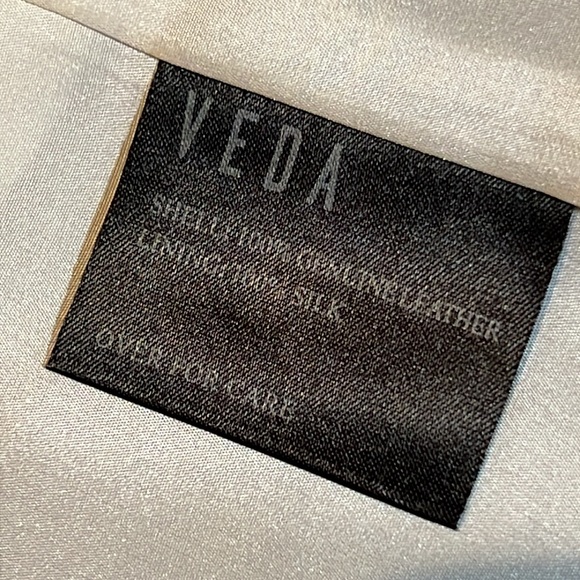 VEDA White Leather Moto Vest - Picture 6 of 11